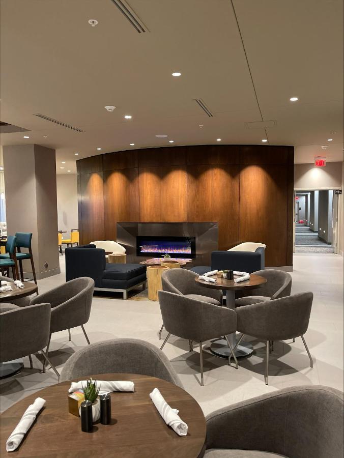 Cambria Hotel Minneapolis Downtown Exterior photo