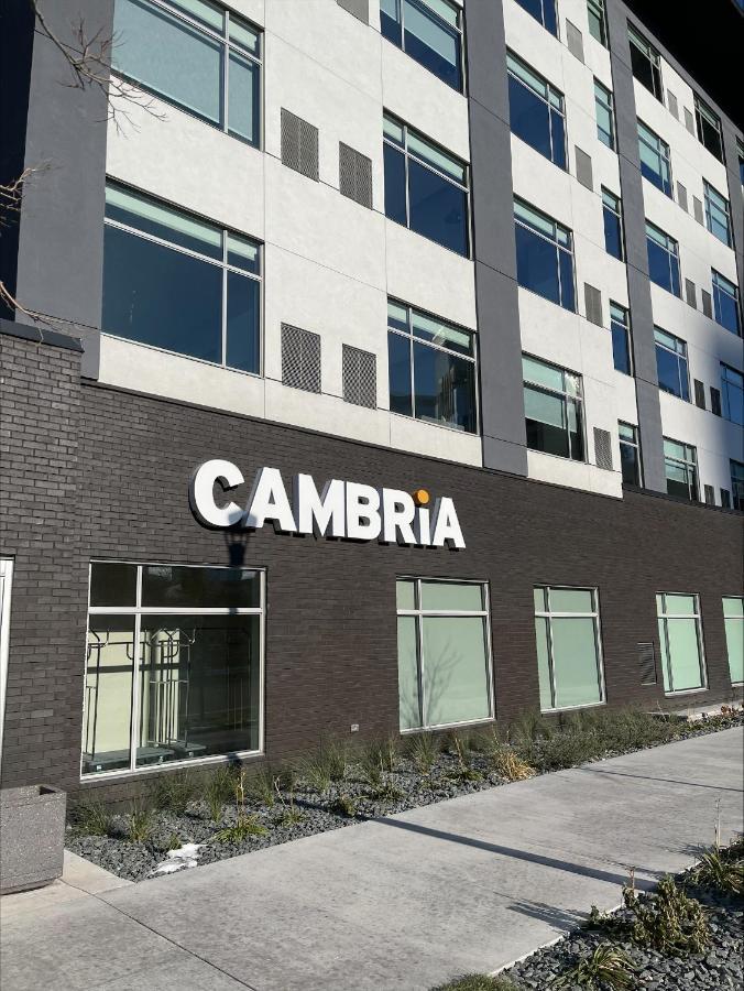 Cambria Hotel Minneapolis Downtown Exterior photo